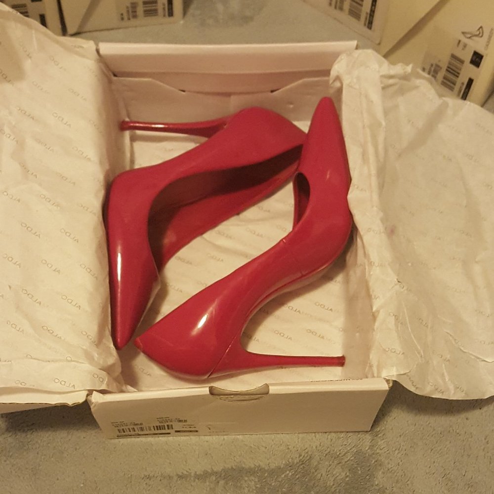 Aldo Stessy-53 Women's Size 7 Magenta Patent Stiletto Pumps